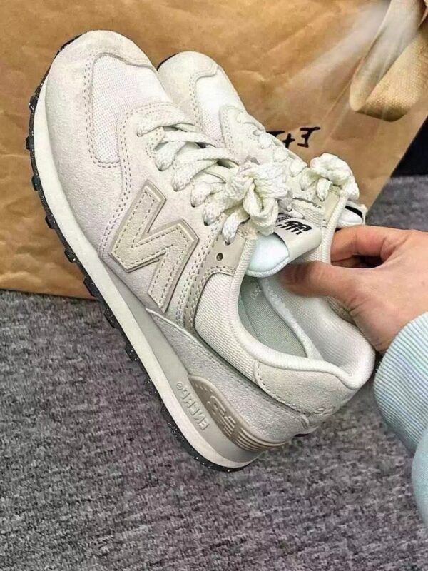 New Balance Classic Sneakers
