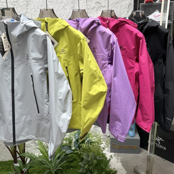 Coat - 图片 3
