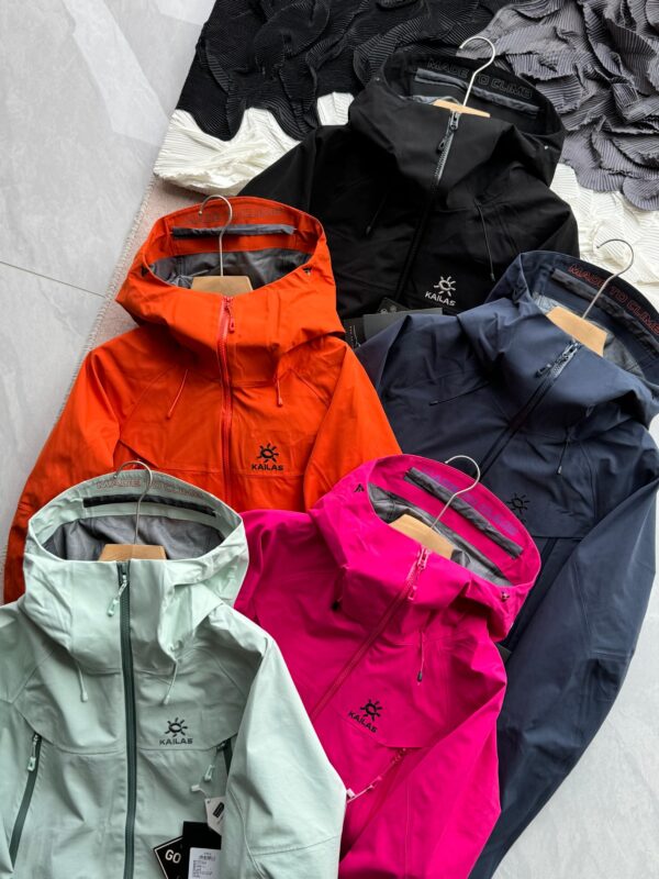 Coat - 图片 3