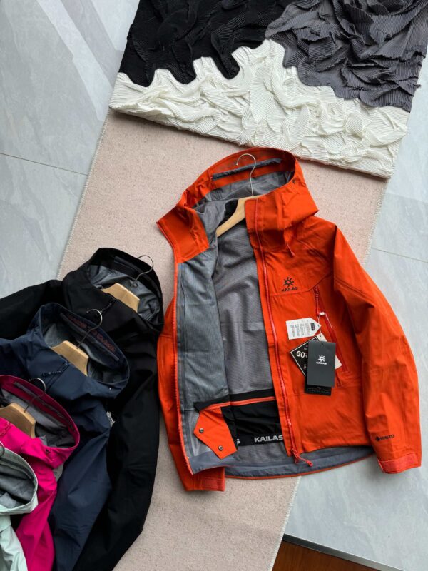 Coat - 图片 4