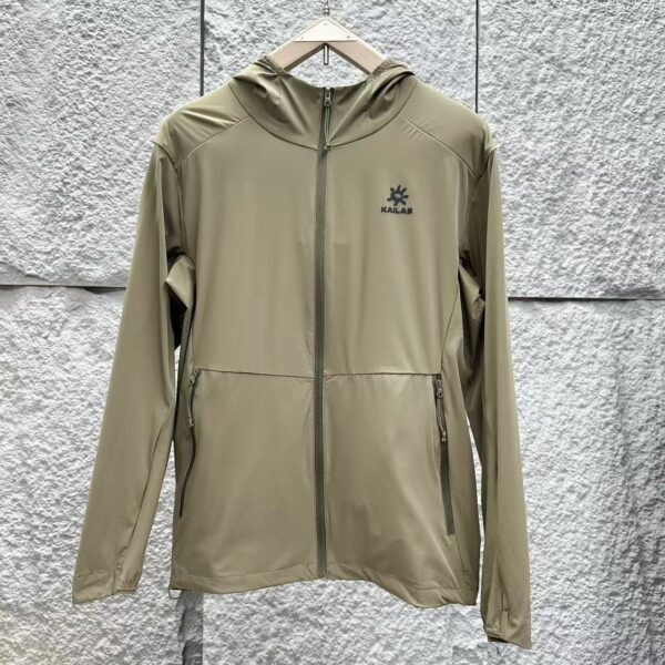 Coat - 图片 4