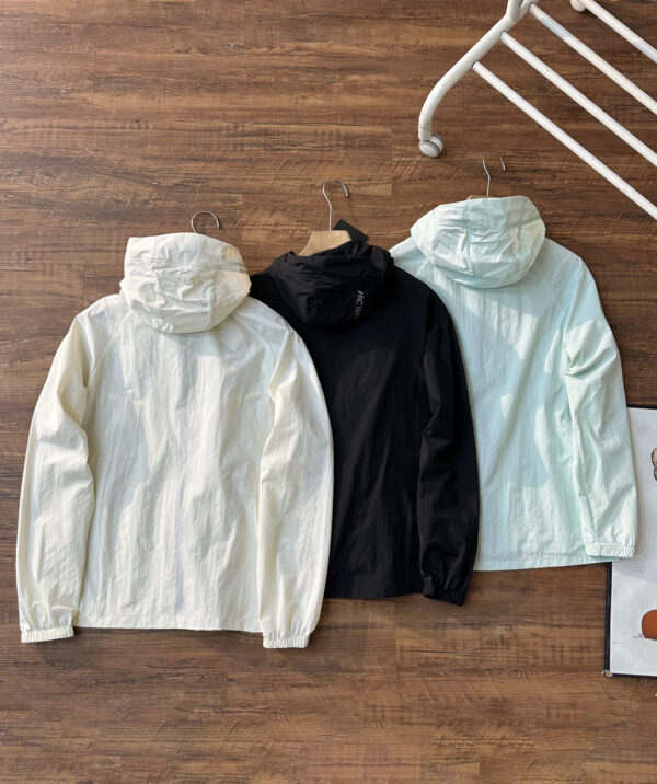 Coat - 图片 3