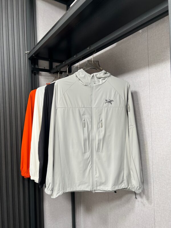 Coat - 图片 4