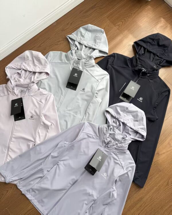 Coat - 图片 3