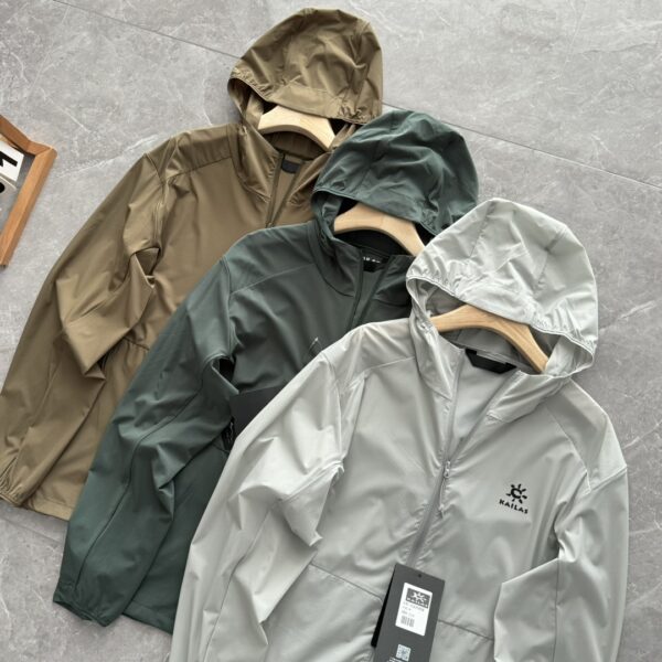 Coat - 图片 3