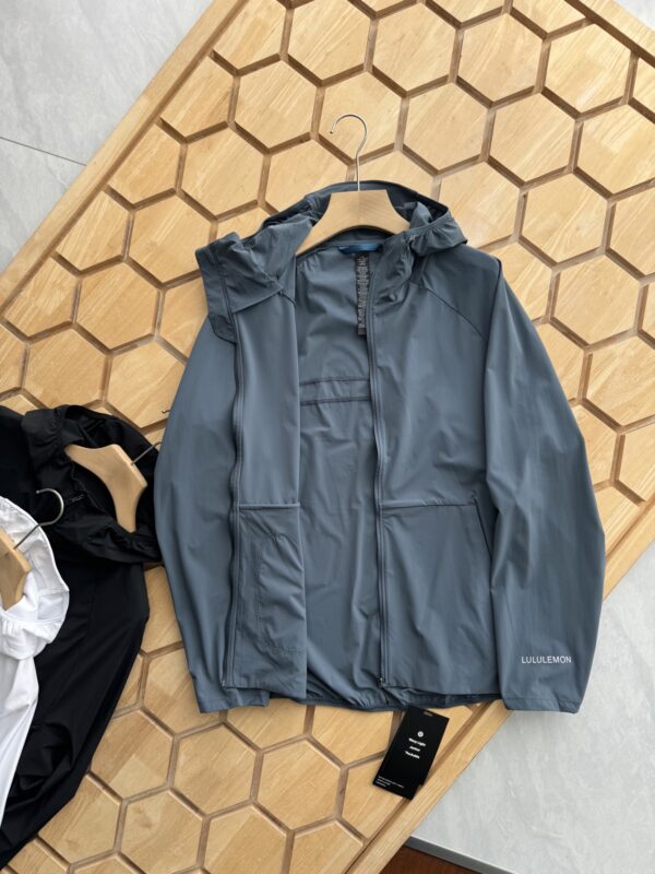 Coat - 图片 4