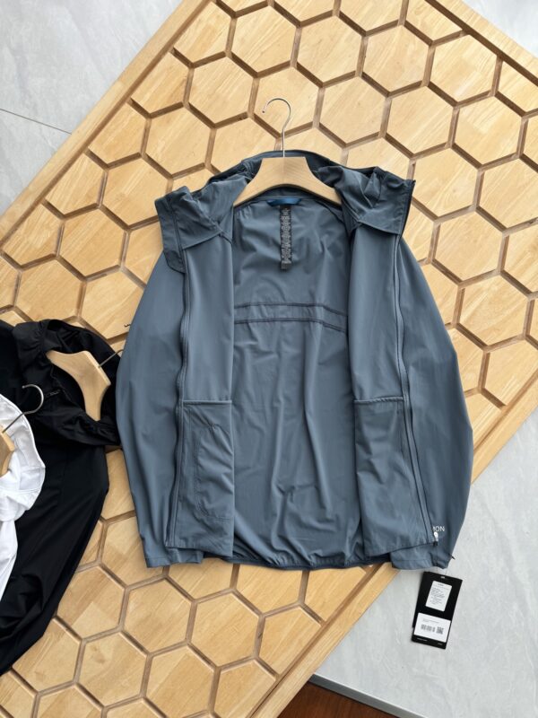 Coat - 图片 5