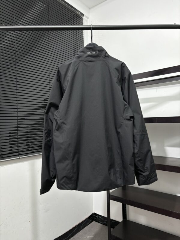Coat - 图片 3