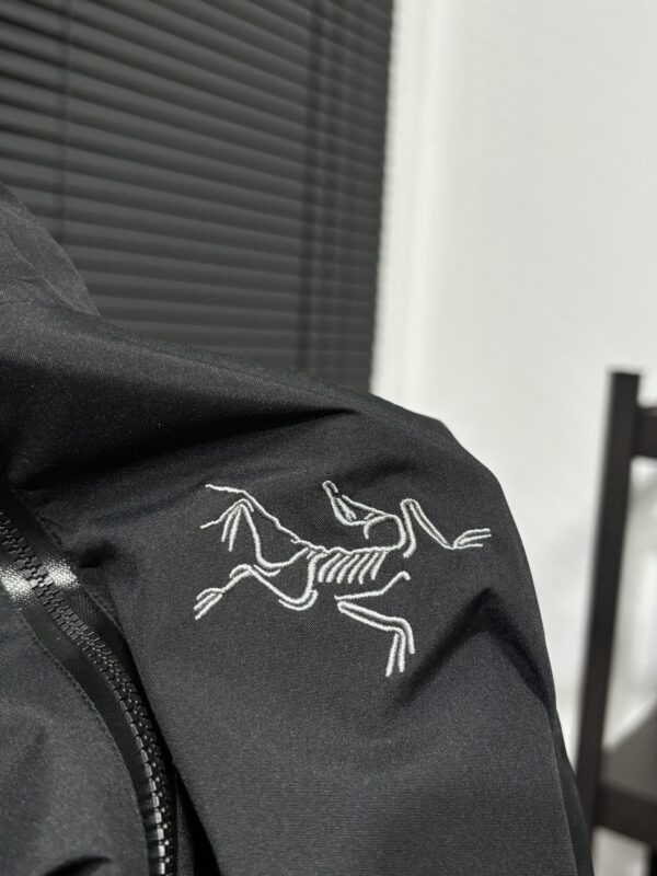 Coat - 图片 4