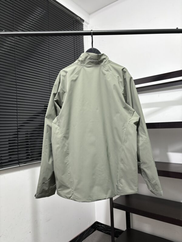 Coat - 图片 3