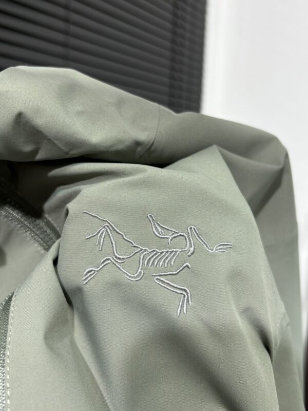 Coat - 图片 4